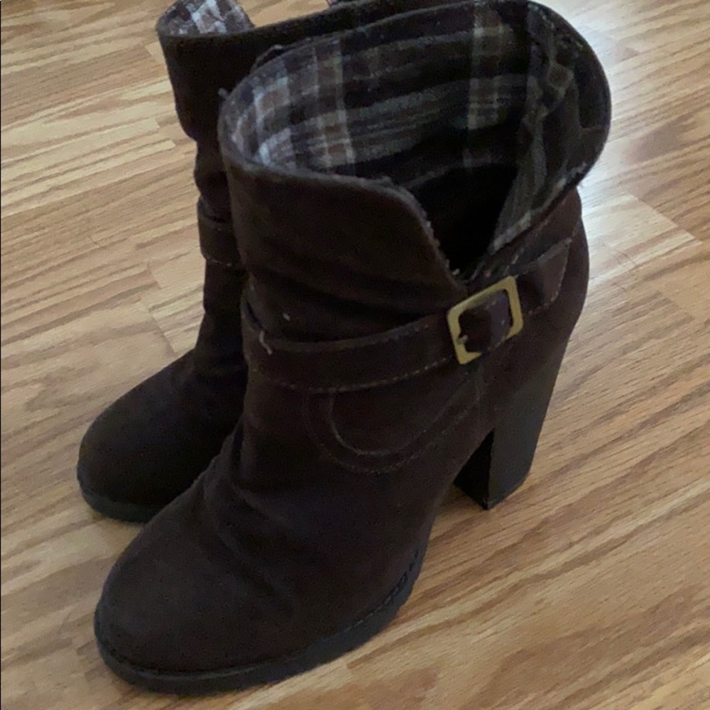 Brown heeled ankle boots with plaid fold down